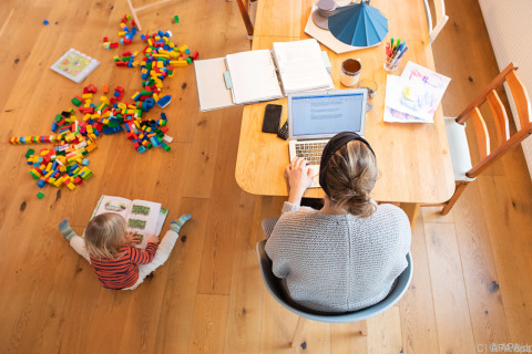 Großteil der Arbeitnehmer sieht Flexibilisierung positiv