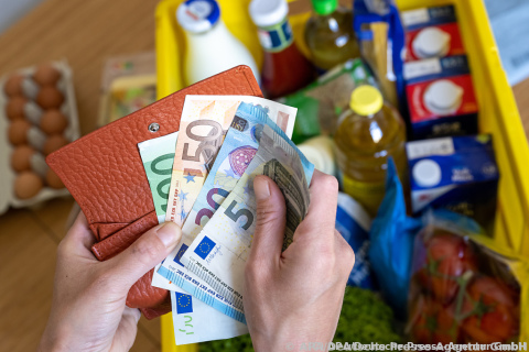 EU-Bürger sollen an Supermarktkassa leichter an Bargeld kommen