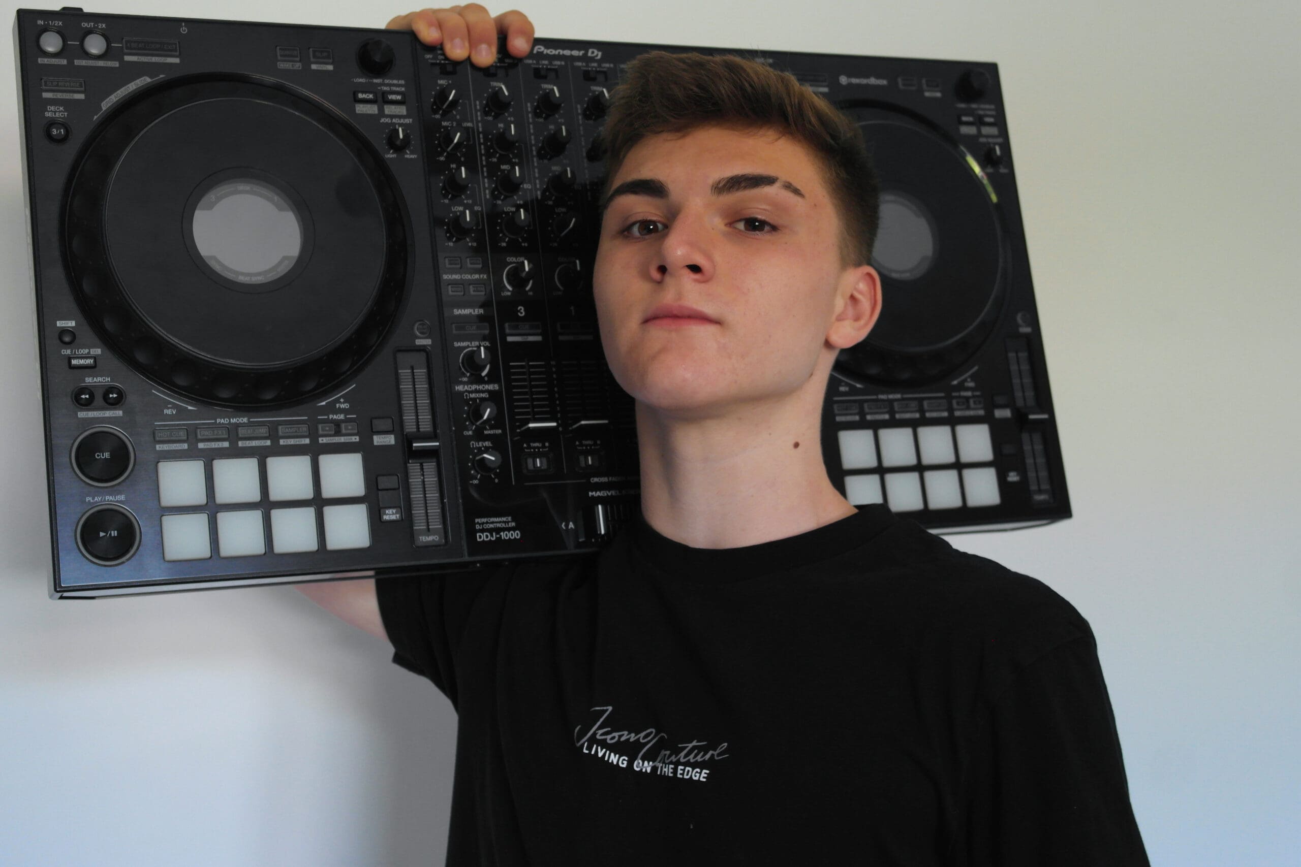 DJ DOMIX - EDM (Electronic Dance Music) DJ aus dem Weinviertel / Niederösterreich - Credits: Dominik Kautz